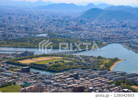 香川県高松市内の景色 126042603