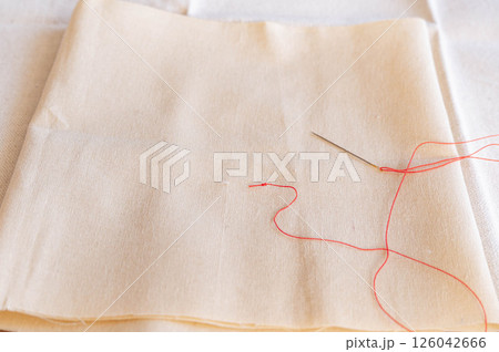 縫い始めの玉結び 縫い始めの玉結び 126042666