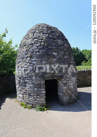 ウェールズ・カーディフのコスメストン中世村の豚小屋 126042988