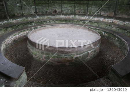 ウェールズ、セント・ファガンズ歴史村の闘鶏場 126043939