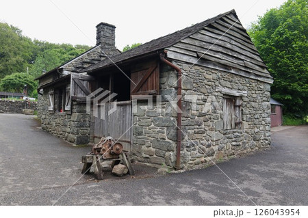 ウェールズ、セント・ファガンズ歴史村の鍛冶屋 126043954