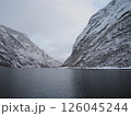 冬のフィヨルド 126045244