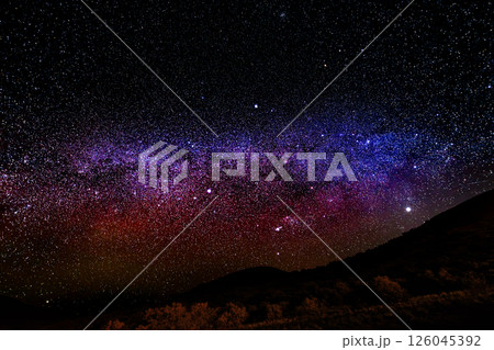 ハワイ島 マウナ・ケア山ビジターセンターの満天の星空 ハワイ島 マウナ・ケア山ビジターセンターの満天の星空 126045392