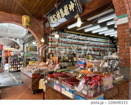 台北の迪化街 126046315