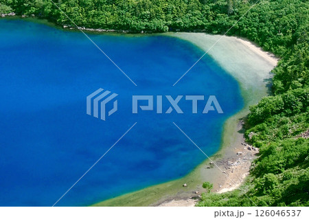 青く美しいカルデラ湖・魔女の瞳 [福島・五色沼／吾妻の瞳] 126046537