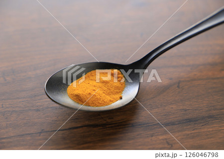 ターメリックパウダー 126046798