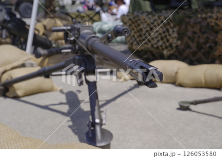 アメリカ軍の重機関銃 126053580