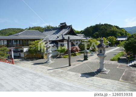 妙満寺　本堂から境内を望む　京都市左京区岩倉 126053938