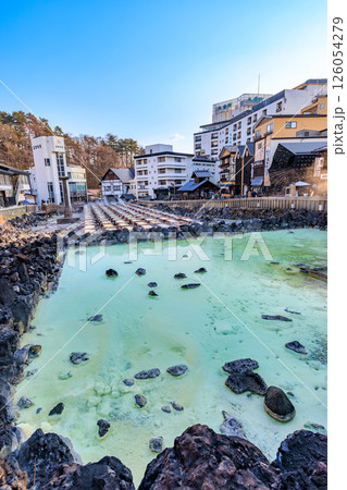 群馬県 吾妻郡草津町 朝の草津温泉湯畑 群馬県 吾妻郡草津町 朝の草津温泉湯畑 126054279