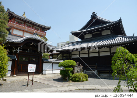本法寺　唐門と開山堂　京都市上京区 126054444