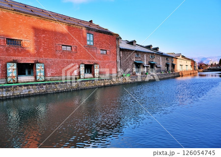 北海道 小樽運河の風景 126054745
