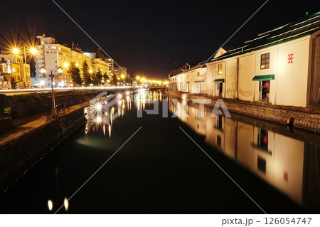 北海道 小樽運河の夜景 126054747