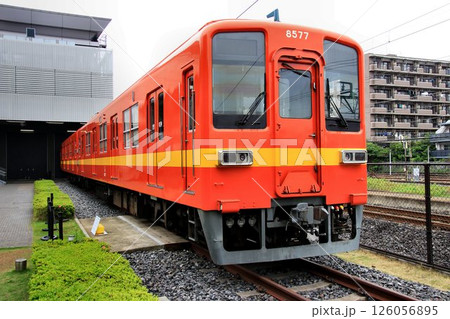 鉄道の町『大宮』【鉄道博物館】へ展示中の… ベテラン通勤車『8000系』8577F編成 126056895