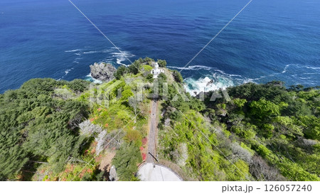 空撮「岩手県」130mの断崖に建つ白亜の黒崎灯台　岩手県 126057240