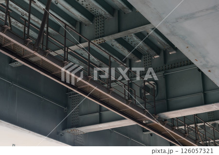 箱型桁の塗装剝がれ 126057321