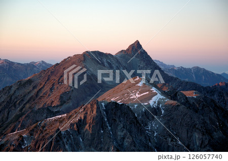 Sunset view of Yari-Hotaka route / 夕照の槍穂高縦走路(望遠撮り) 126057740