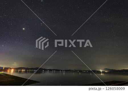 瀬戸内の秋星景　昇るオリオン座と冬の大三角 126058009