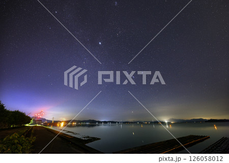 瀬戸内の秋星景　昇るオリオン座と冬の大三角 126058012
