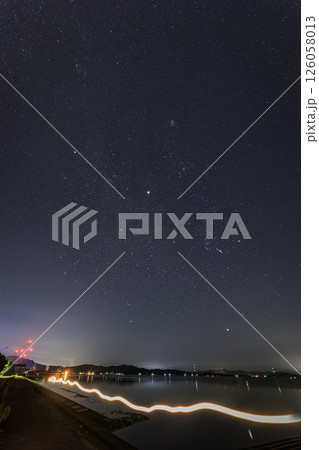 瀬戸内の秋星景 昇るオリオン座と冬の大三角 瀬戸内の秋星景 昇るオリオン座と冬の大三角 126058013