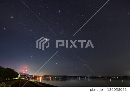 瀬戸内の秋の星景色 昇るオリオン座 瀬戸内の秋の星景色 昇るオリオン座 126058021