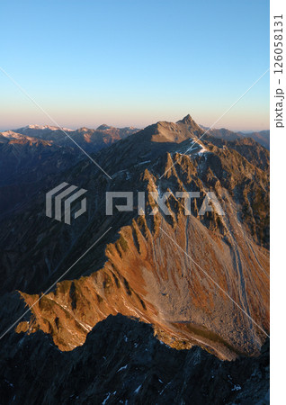 Sunrise view of Yari-Hotaka route / 槍穂高縦走路の朝焼け(広角) 126058131