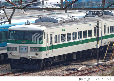 大宮総合車両センター東大宮センターにて留置中の185系電車(2025年4月) 大宮総合車両センター東大宮センターにて留置中の185系電車(2025年4月) 126059091