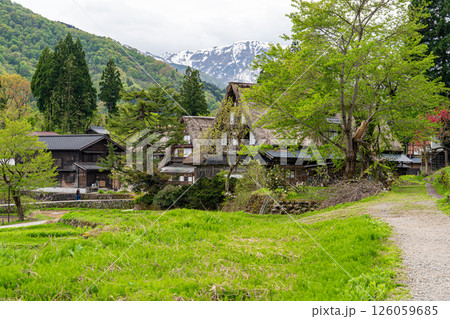 残雪が残る時期に五箇山合掌造り集落を訪ね、その原風景に心癒されて 残雪が残る時期に五箇山合掌造り集落を訪ね、その原風景に心癒されて 126059685