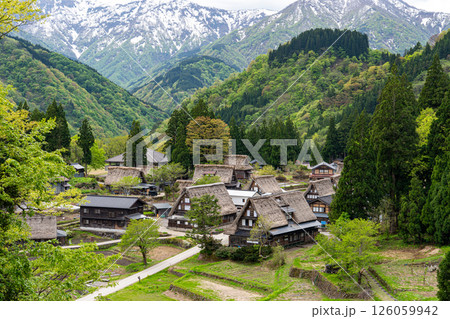 残雪が残る時期に五箇山合掌造り集落を訪ね、その原風景に心癒されて 残雪が残る時期に五箇山合掌造り集落を訪ね、その原風景に心癒されて 126059942