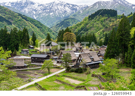 残雪が残る時期に五箇山合掌造り集落を訪ね、その原風景に心癒されて 126059943