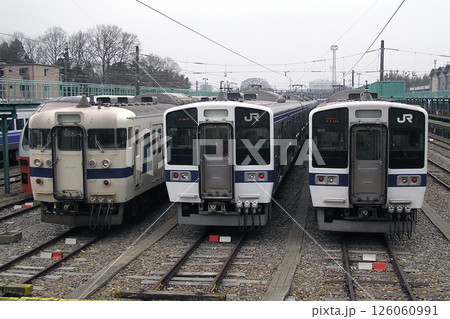 常磐線：勝田車両センターに留置中の415系電車 126060991