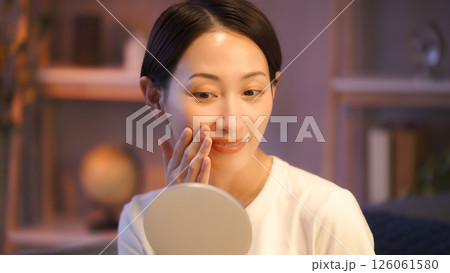 女性 スキンケア 女性 スキンケア 126061580