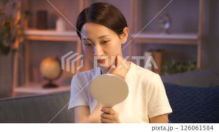 女性 スキンケア 女性 スキンケア 126061584