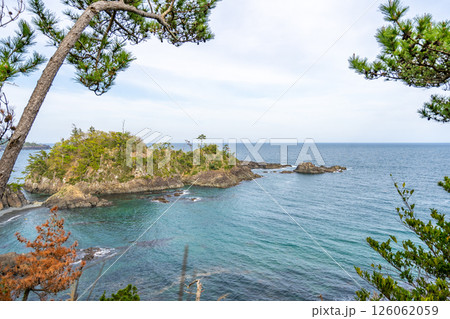龍舞崎　三陸復興国立公園　日本最大級の海食崖　気仙沼大島の最南端 126062059