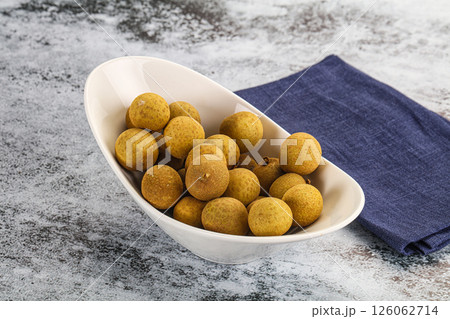 Sweet juicy tropical fruit longan 126062714