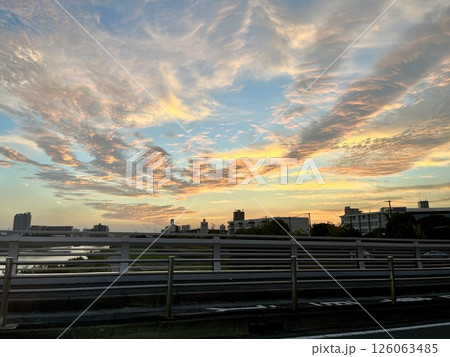 夕焼け空と綺麗な雲 夕焼け空と綺麗な雲 126063485