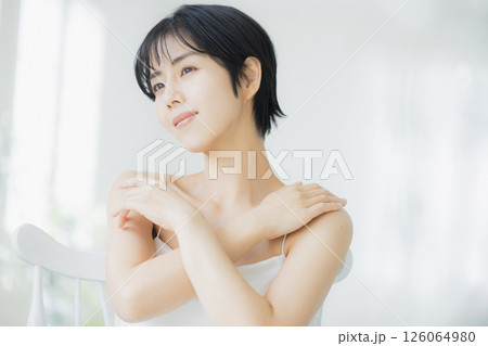 若い女性のビューティーイメージ 126064980