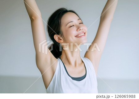 ストレッチする美人女性「AI生成画像」 126065988