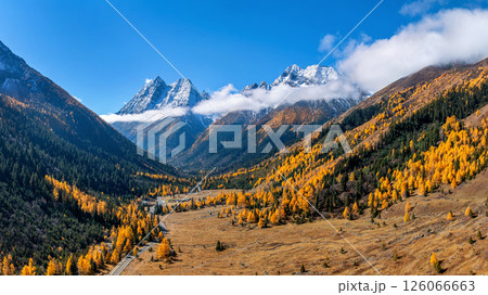 Panorama of Siguniangshan in autumn, Sichuan in China. 126066663