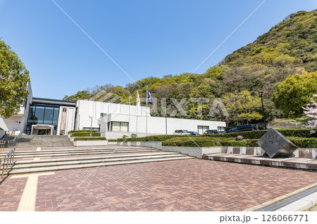 鳥取県鳥取市 快晴の鳥取県立博物館 鳥取県鳥取市 快晴の鳥取県立博物館 126066771