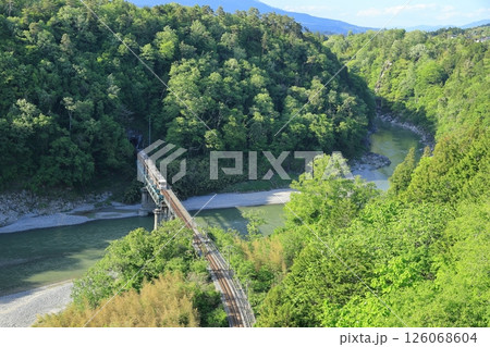 そらさんぽ天竜峡から望む飯田線特急・伊那路7 そらさんぽ天竜峡から望む飯田線特急・伊那路7 126068604