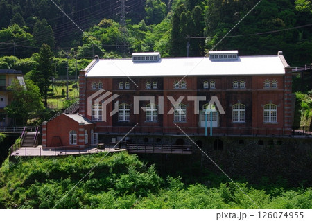 愛媛県新居浜市　旧端出場水力発電所 126074955