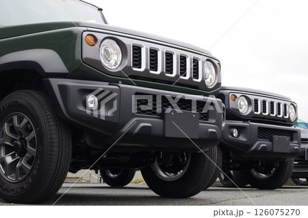自動車イメージ　スズキ4代目ジムニーノマドのフロントマスク 126075270