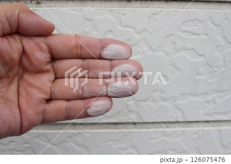 外壁　チョーキング　コーキング　外壁塗装イメージ 126075476