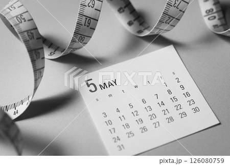 5月のカレンダーとメジャー 健康管理 ダイエット 5月のカレンダーとメジャー 健康管理 ダイエット 126080759