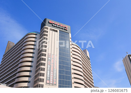 【千葉県】千葉駅周辺の都市風景　ヨドバシカメラ周辺ビル 126081675
