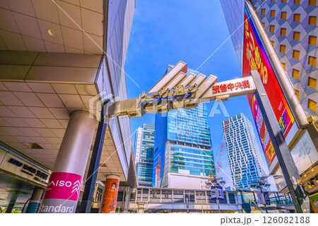 日本の東京都市景観 ウェーヴ通りから、京王井の頭線渋谷駅やIT拠点のビル群などを望む=13日 日本の東京都市景観 ウェーヴ通りから、京王井の頭線渋谷駅やIT拠点のビル群などを望む=13日 126082188