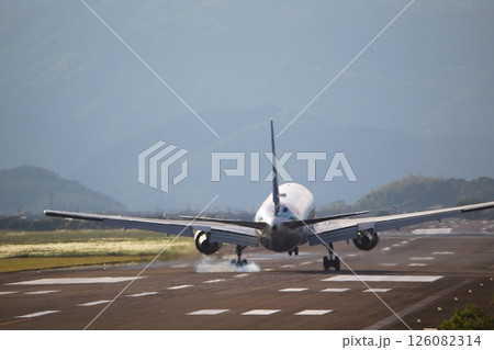 飛行機の着陸 飛行機の着陸 126082314