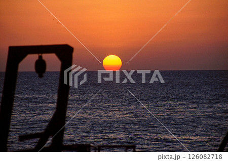 ハワイ島 サウスポイントの夕日 ハワイ島 サウスポイントの夕日 126082718