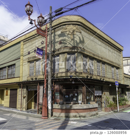 秩父番場通りのレトロ建築物小池煙草店(埼玉県秩父市) 秩父番場通りのレトロ建築物小池煙草店(埼玉県秩父市) 126088956