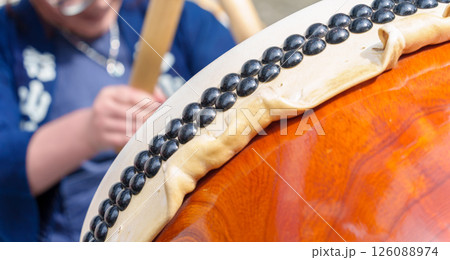 お祭りで太鼓をたたく人たち(日本埼玉県秩父市) お祭りで太鼓をたたく人たち(日本埼玉県秩父市) 126088974